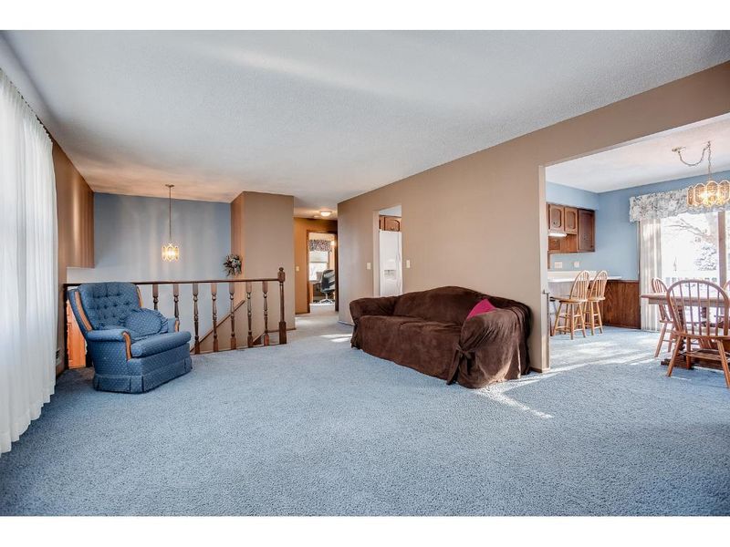 2048 Stowe Ave, Arden Hills, MN 55112