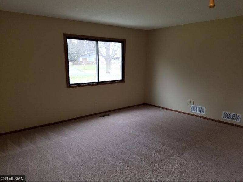 116 96th Ln NE, Blaine, MN 55434