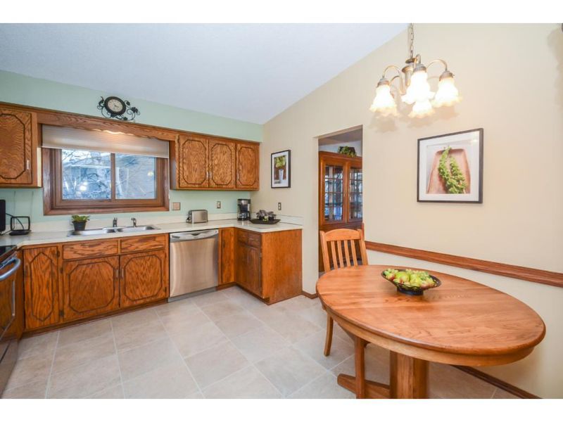5709 Fawn Ln, Shoreview, MN 55126