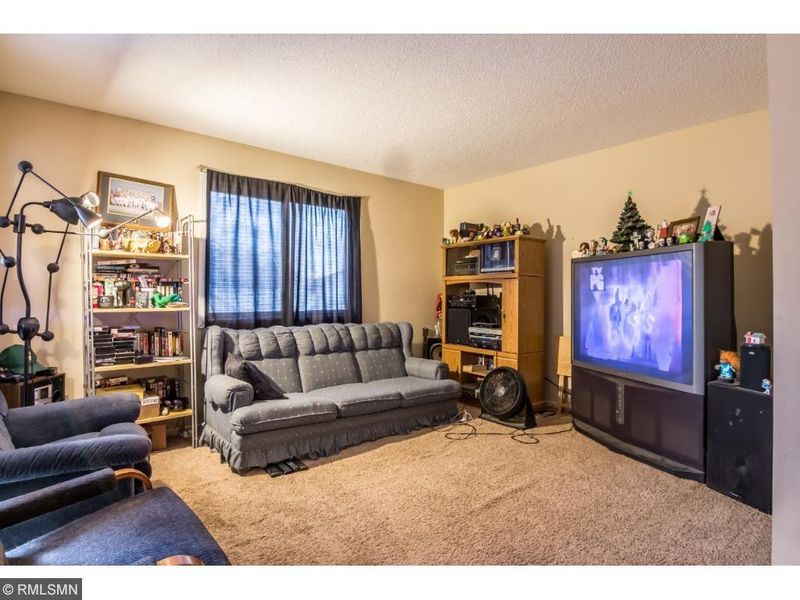 2009 108th Ln, Coon Rapids, MN 55433