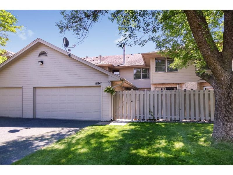 18741 Clear View Ln, Minnetonka, MN 55345