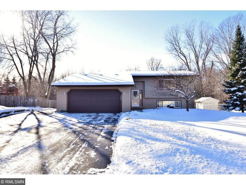 10858 Eagle St NW, Coon Rapids, MN 55433