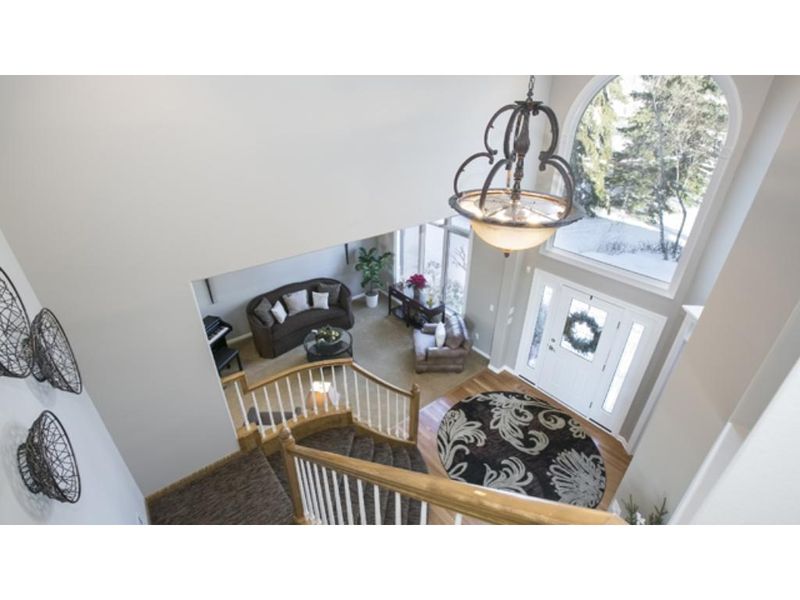 18471 Melissa Cir, Eden Prairie, MN 55347
