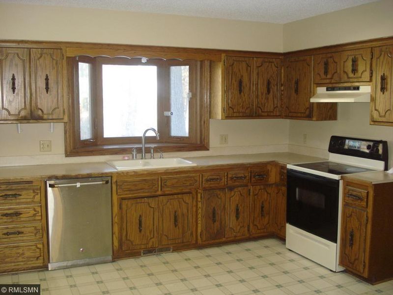 1023 94th Ln NW, Coon Rapids, MN 55433