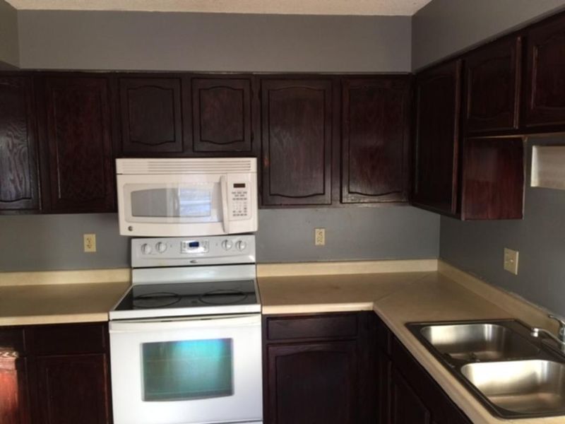 5227 Unity Ct, Crystal, MN 55429