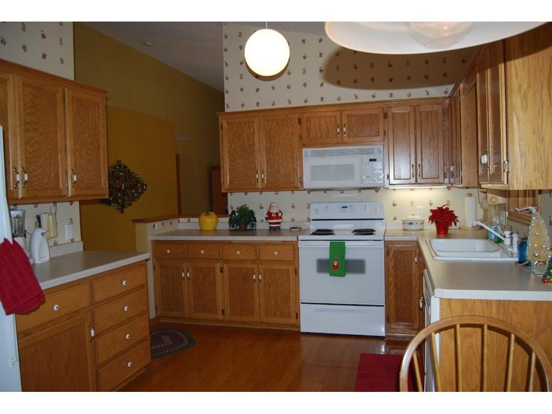 27785 Ridge Point Dr, Chisago City, MN 55013