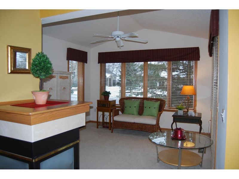 27785 Ridge Point Dr, Chisago City, MN 55013