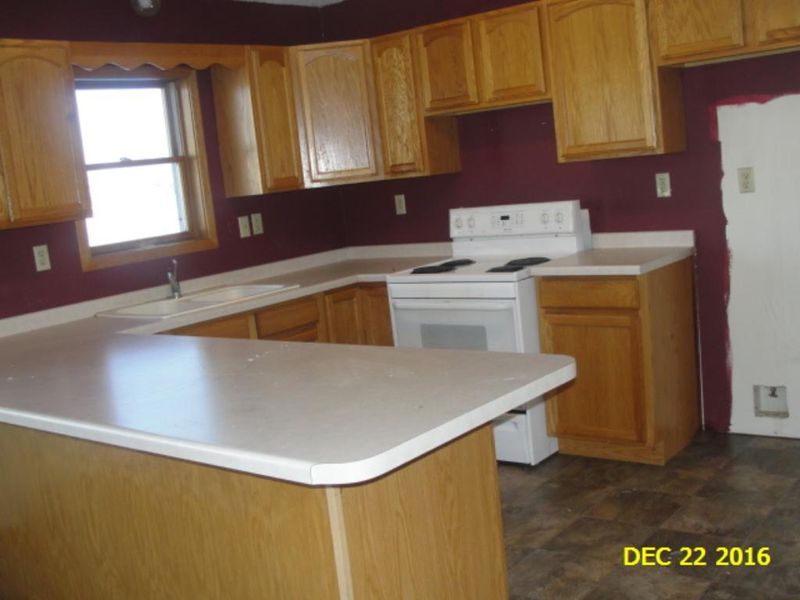 905 4th Ave SW, Little Falls, MN 56345