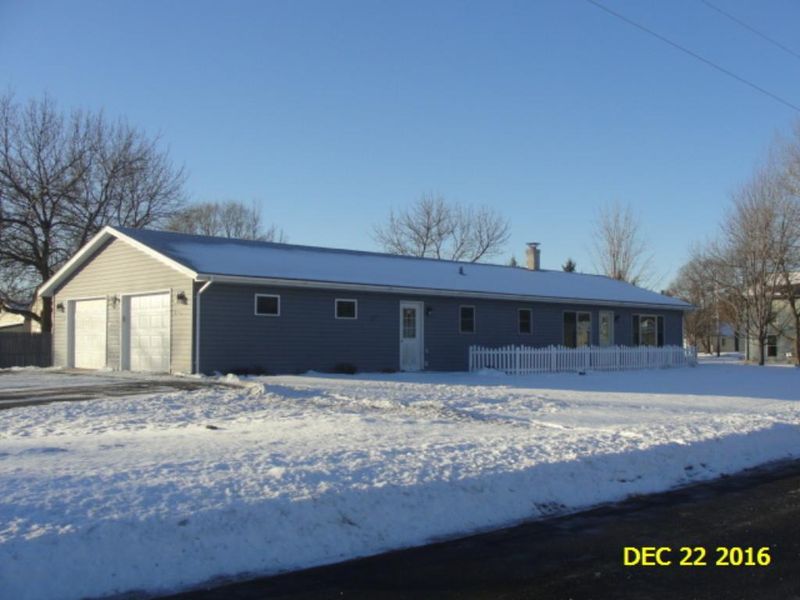 905 4th Ave SW, Little Falls, MN 56345