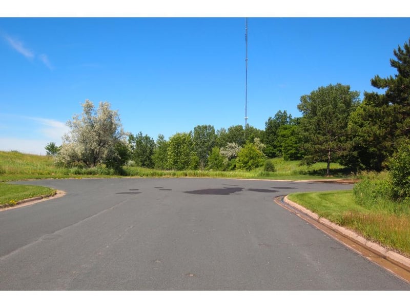 XXXX Parkshore Dr, Arden Hills, MN 55112