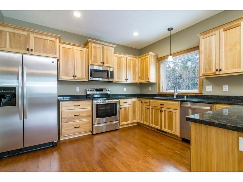11235 Lambert Ct, Hanover, MN 55341