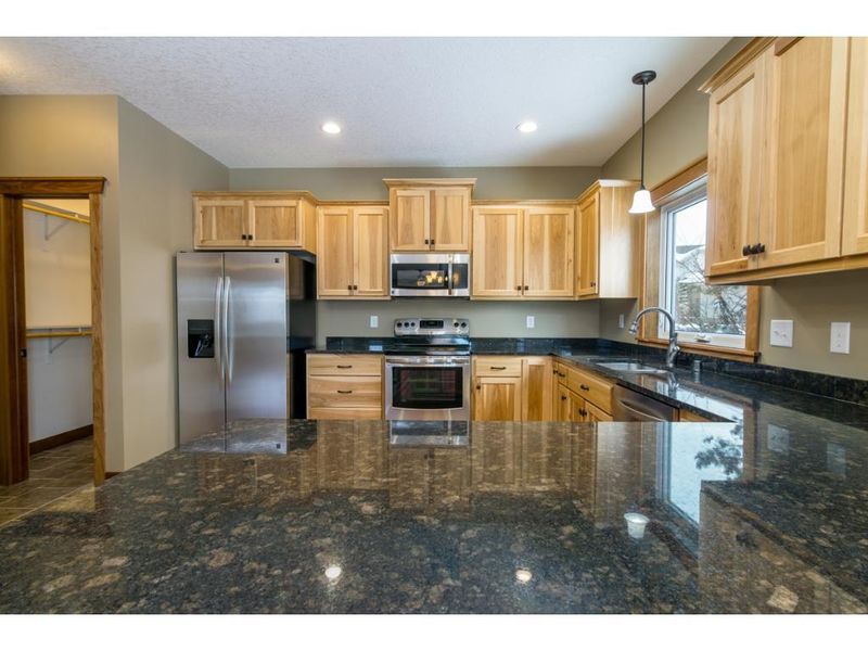 11235 Lambert Ct, Hanover, MN 55341