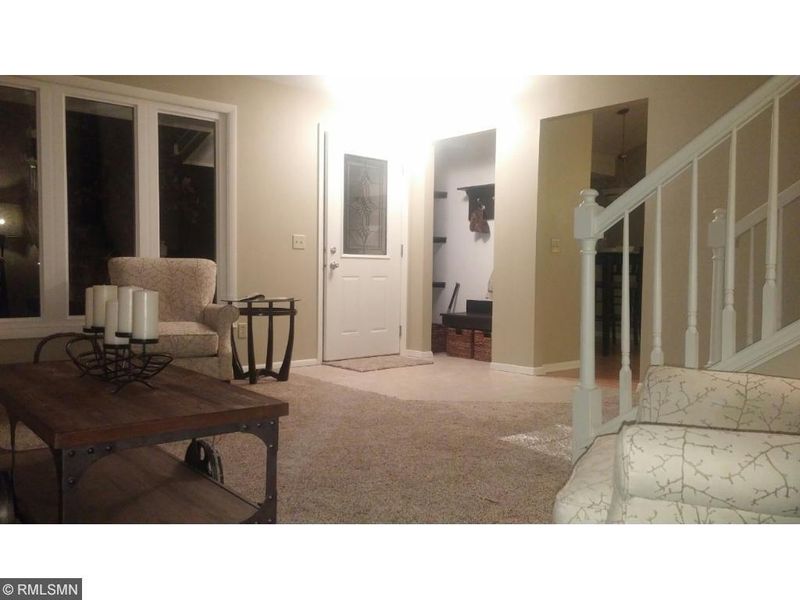 2800 Rolling Oak Rd, Burnsville, MN 55337