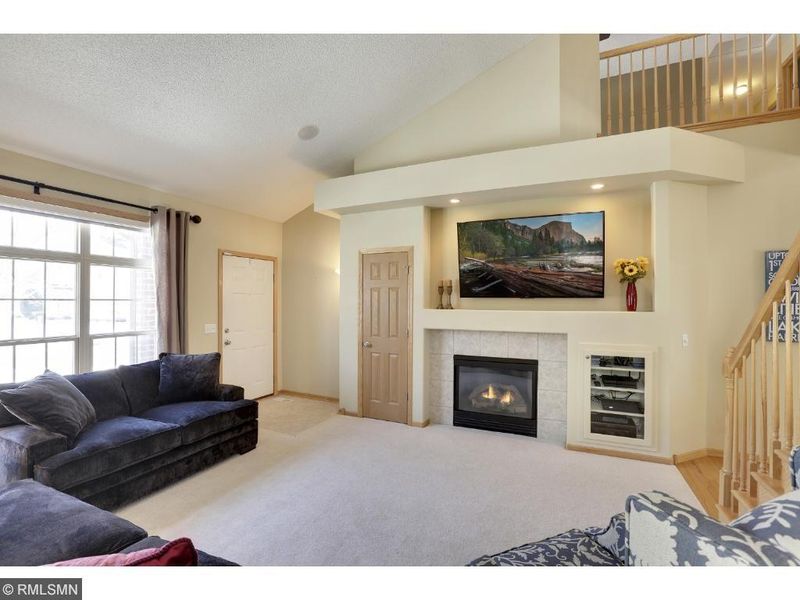 9772 Belmont Ln, Eden Prairie, MN 55347