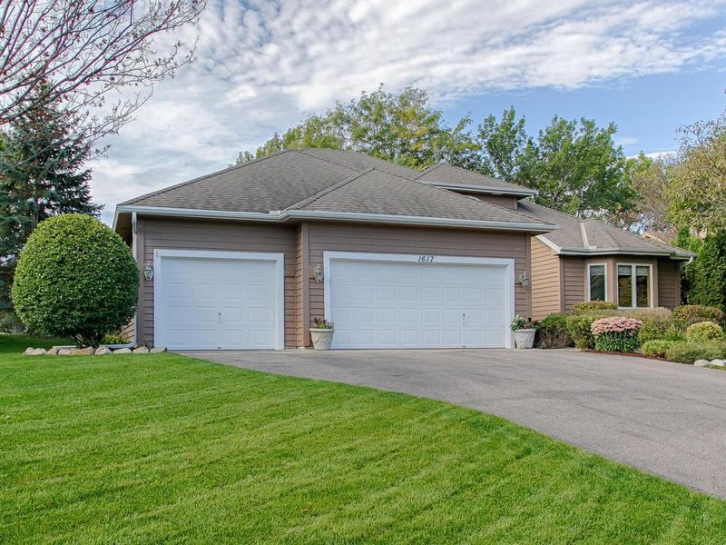 1617 Woodstone Dr, Victoria, MN 55386
