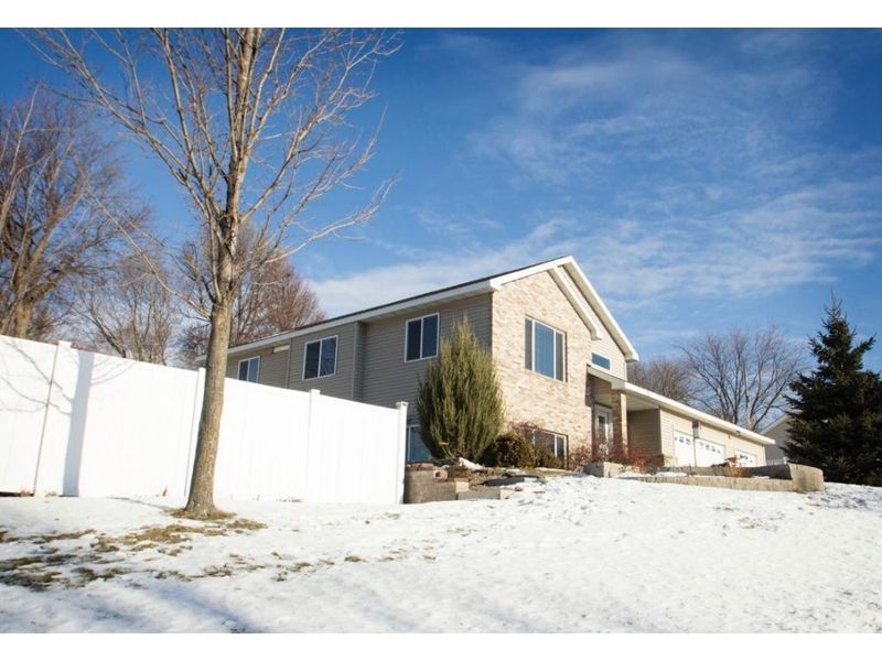 113 Sunrise Heights Cir, Buffalo, MN 55313