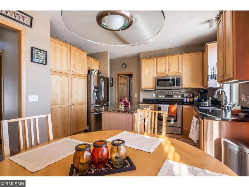 3493 Commonwealth Ave, Woodbury, MN 55125