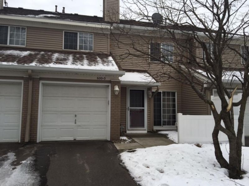 600 85th Ln NW #3, Coon Rapids, MN 55433