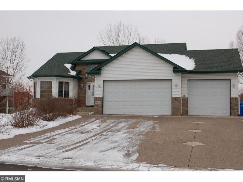 38438 Hillshire Ave, North Branch, MN 55056