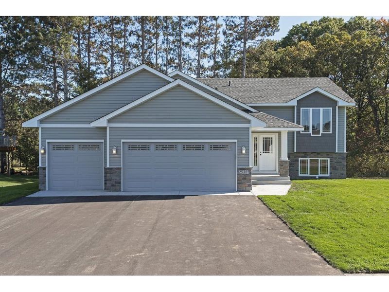 25385 11th St W, Zimmerman, MN 55398
