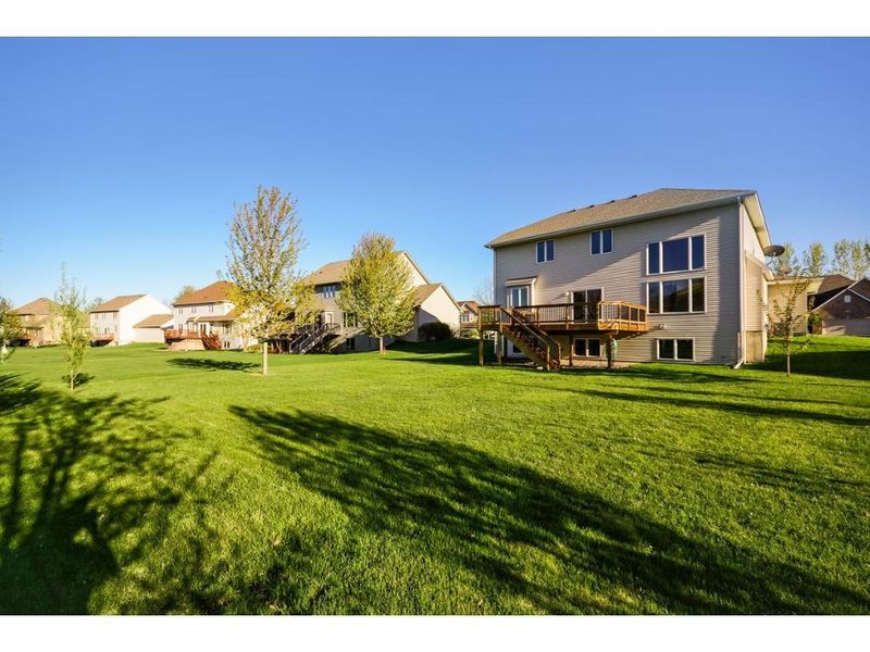 17799 Hickory Trl, Lakeville, MN 55044
