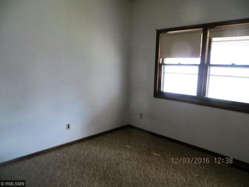2540 17th Ave E, North Saint Paul, MN 55109