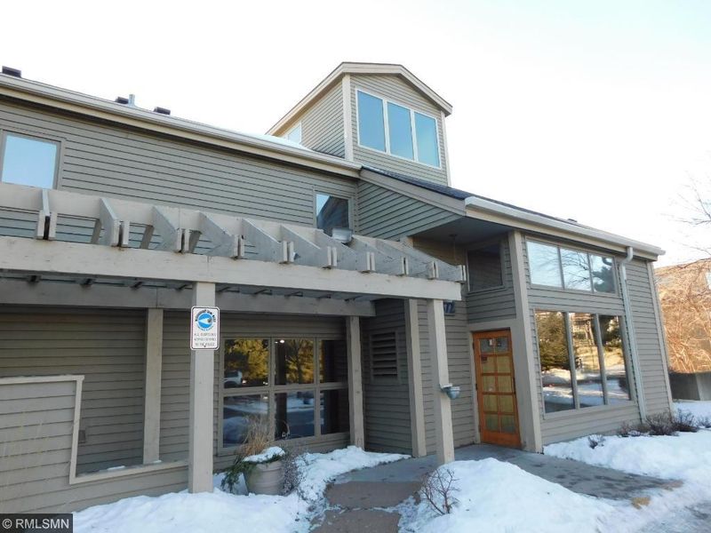 1372 Carling Dr #304, Saint Paul, MN 55108
