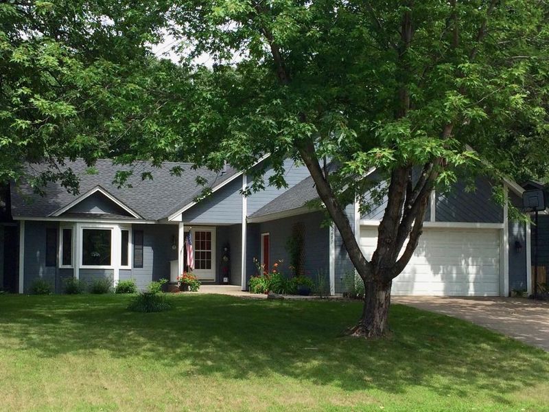 2601 Meadow Oak Ln, Monticello, MN 55362