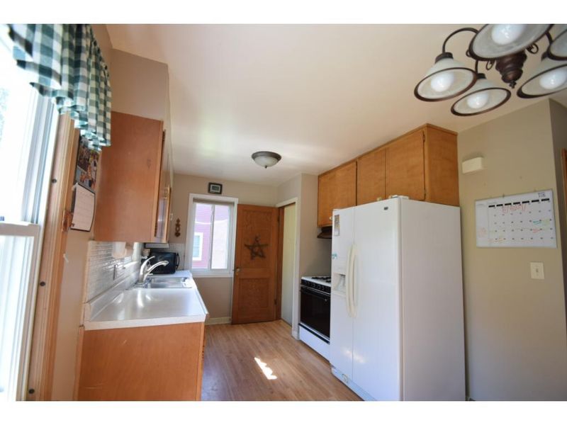 511 2nd St SE, Waseca, MN 56093