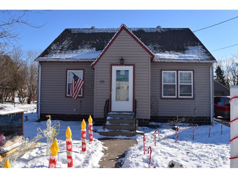 511 2nd St SE, Waseca, MN 56093