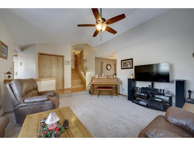 19022 Embry Ln, Farmington, MN 55024
