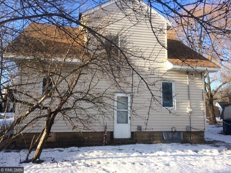 970 Dodd Rd, West Saint Paul, MN 55118
