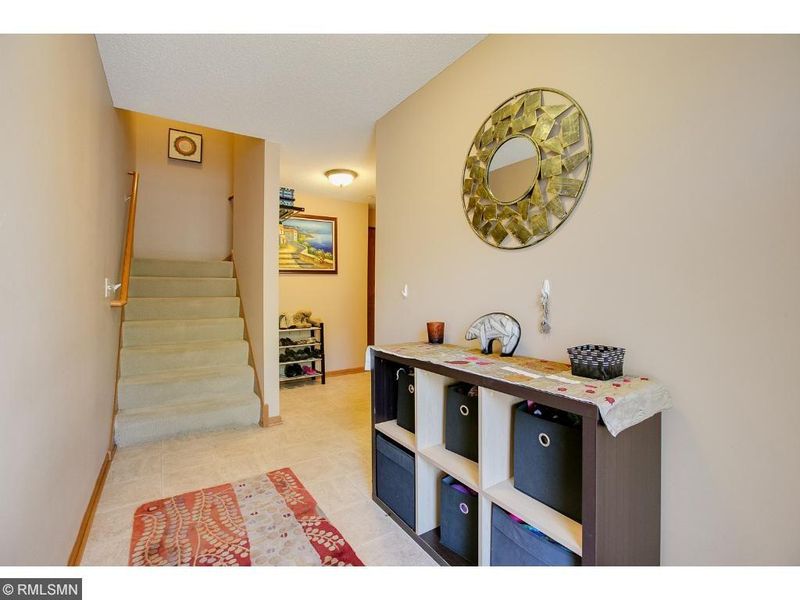2690 New Century Pl E, Maplewood, MN 55119