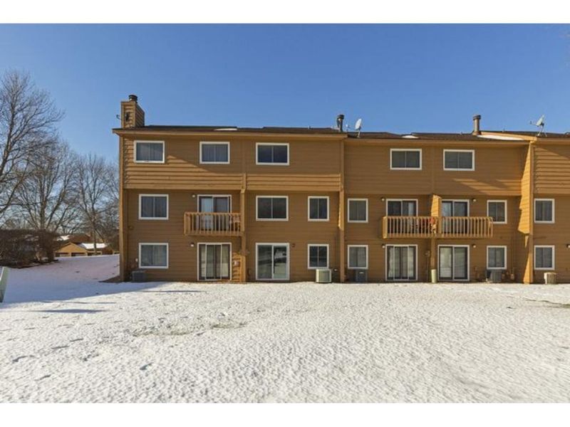 3236 Evergreen Dr, Eagan, MN 55121