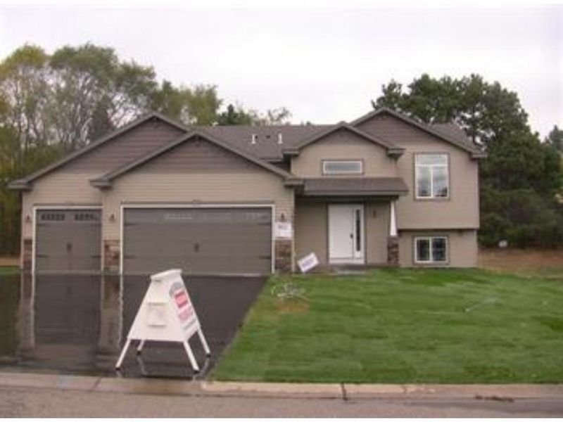 1801 Independence St S, Cambridge, MN 55008