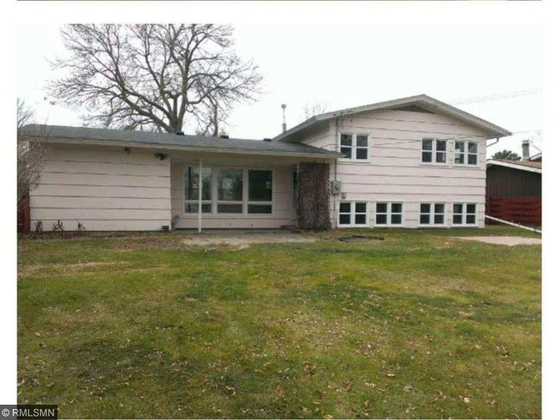 2900 Nash Rd, Brooklyn Center, MN 55430