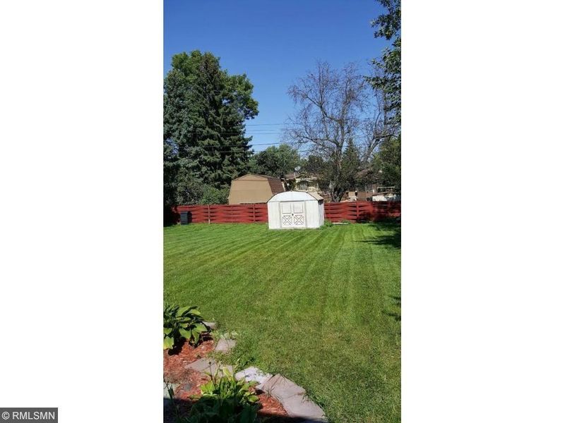 2900 Nash Rd, Brooklyn Center, MN 55430
