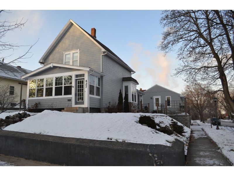 427 Sidney St W, Saint Paul, MN 55107