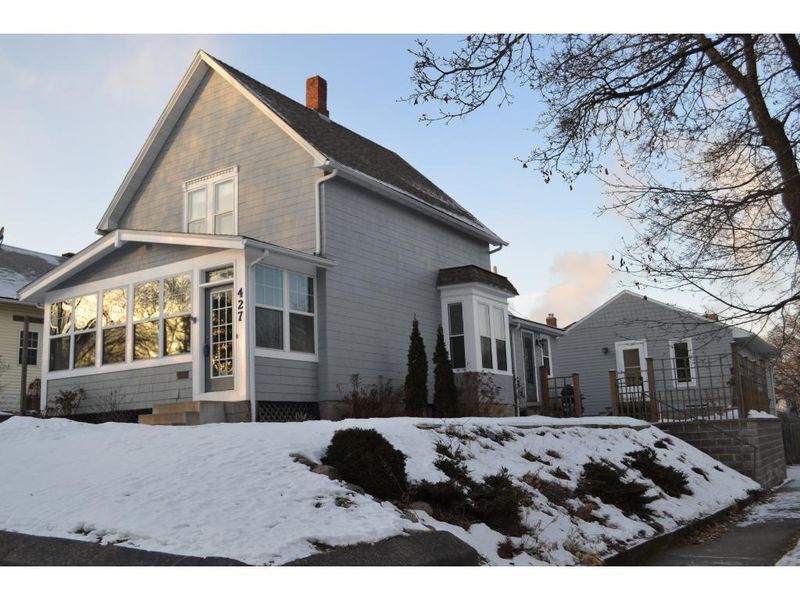 427 Sidney St W, Saint Paul, MN 55107
