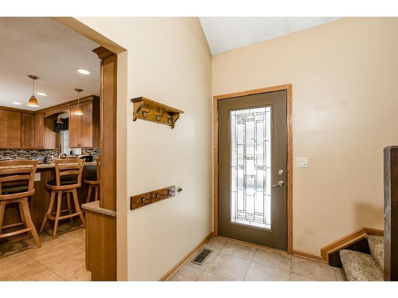 12733 Pheasant Rn, Burnsville, MN 55337