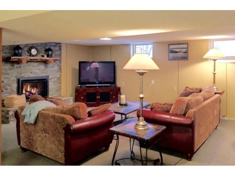 44 Evergreen Rd, White Bear Lake, MN 55110