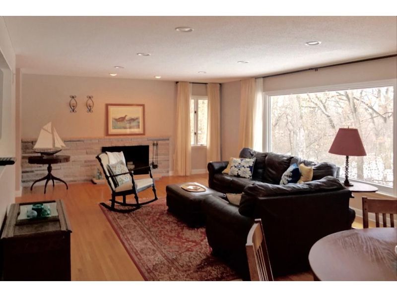 44 Evergreen Rd, White Bear Lake, MN 55110