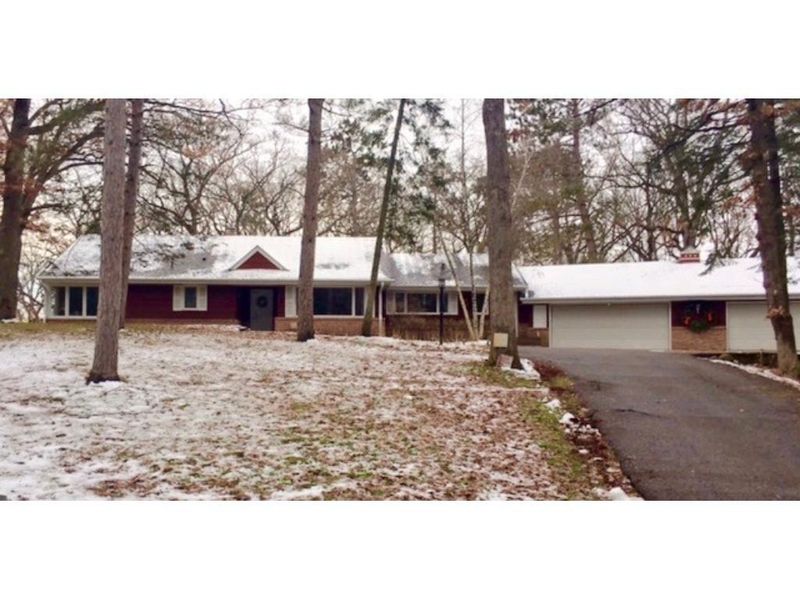 44 Evergreen Rd, White Bear Lake, MN 55110