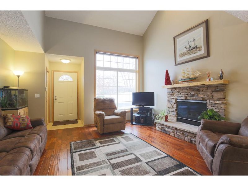 1793 Riverwood Dr #49, Burnsville, MN 55337