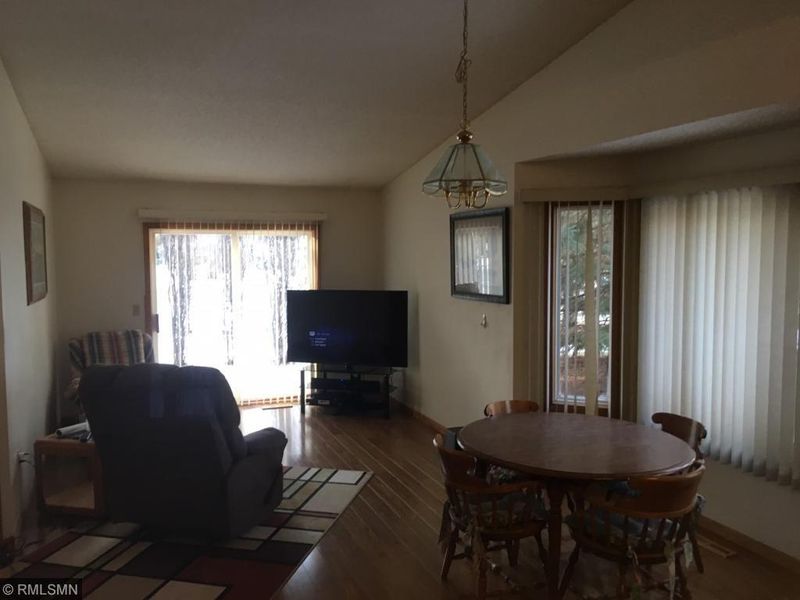 3200 Edgerton St, Vadnais Heights, MN 55127