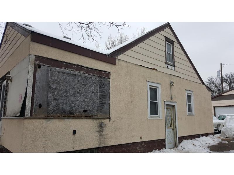 893 Euclid St, Saint Paul, MN 55106