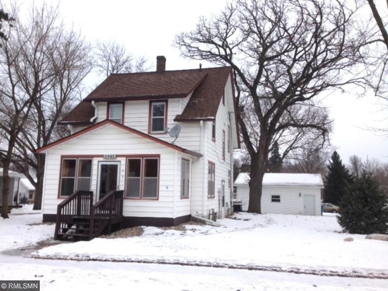 521 4th Ave SE, Waseca, MN 56093