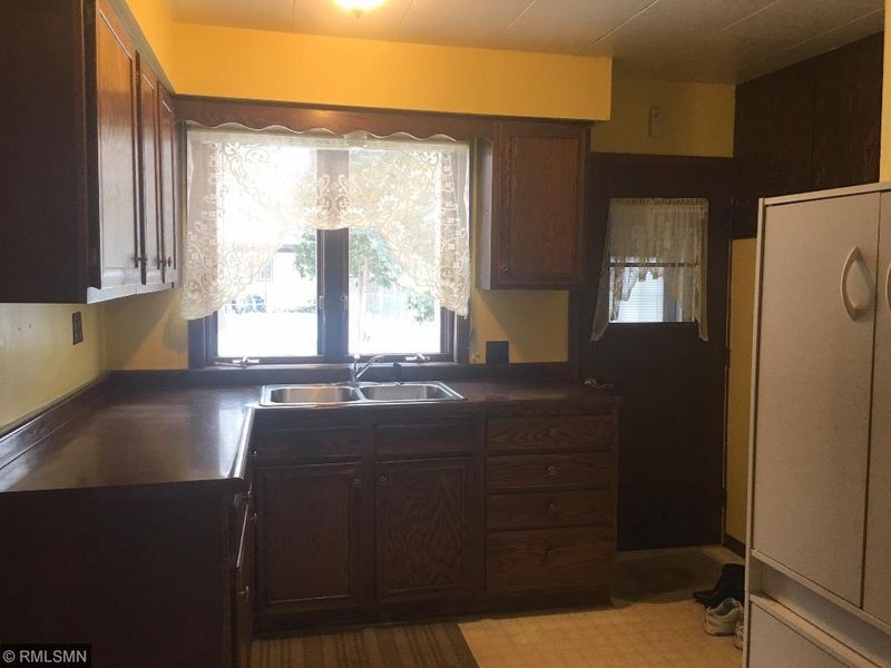 409 4th Ave SE, Little Falls, MN 56345