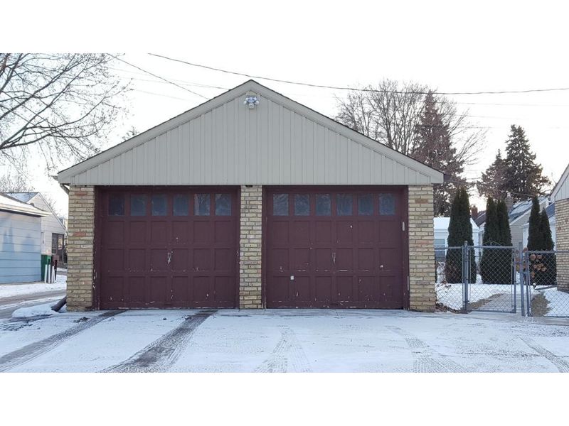 3950-3954 Scott Ave N, Robbinsdale, MN 55422