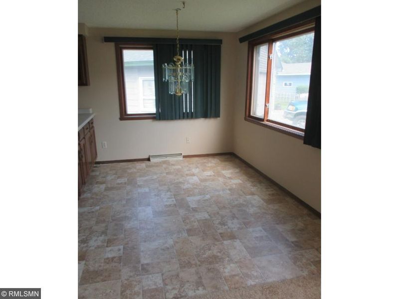 5545 Sunset Cir, Rockford, MN 55373